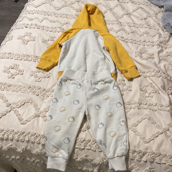 Disney Winnie and the Pooh matching set sweats outfit! Size 6-9 months - Picture 5 of 9